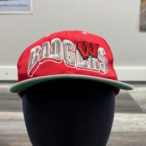 Vintage Wisconsin Badgers Red Gray Mens OS Snapback Bucky NCAA‎ Wave G Cap Hat